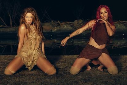 Shakira y Karol G, en la imagen que han difundido para apoyar su canción.