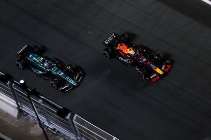 Fernando Alonso y Max Verstappen durante el Gran Premio de Arabia Saudí.