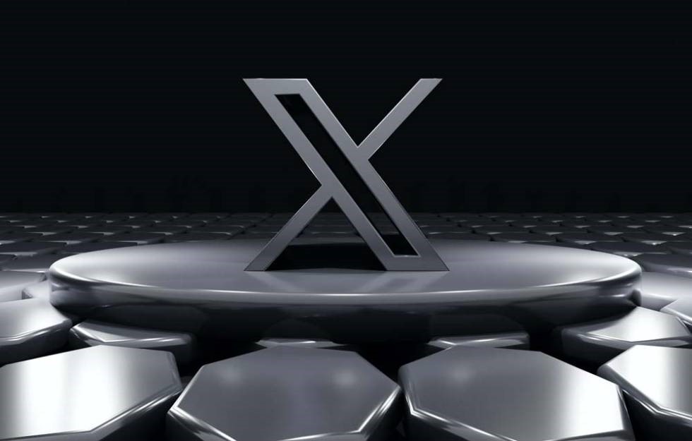 Logotipo plateado de X